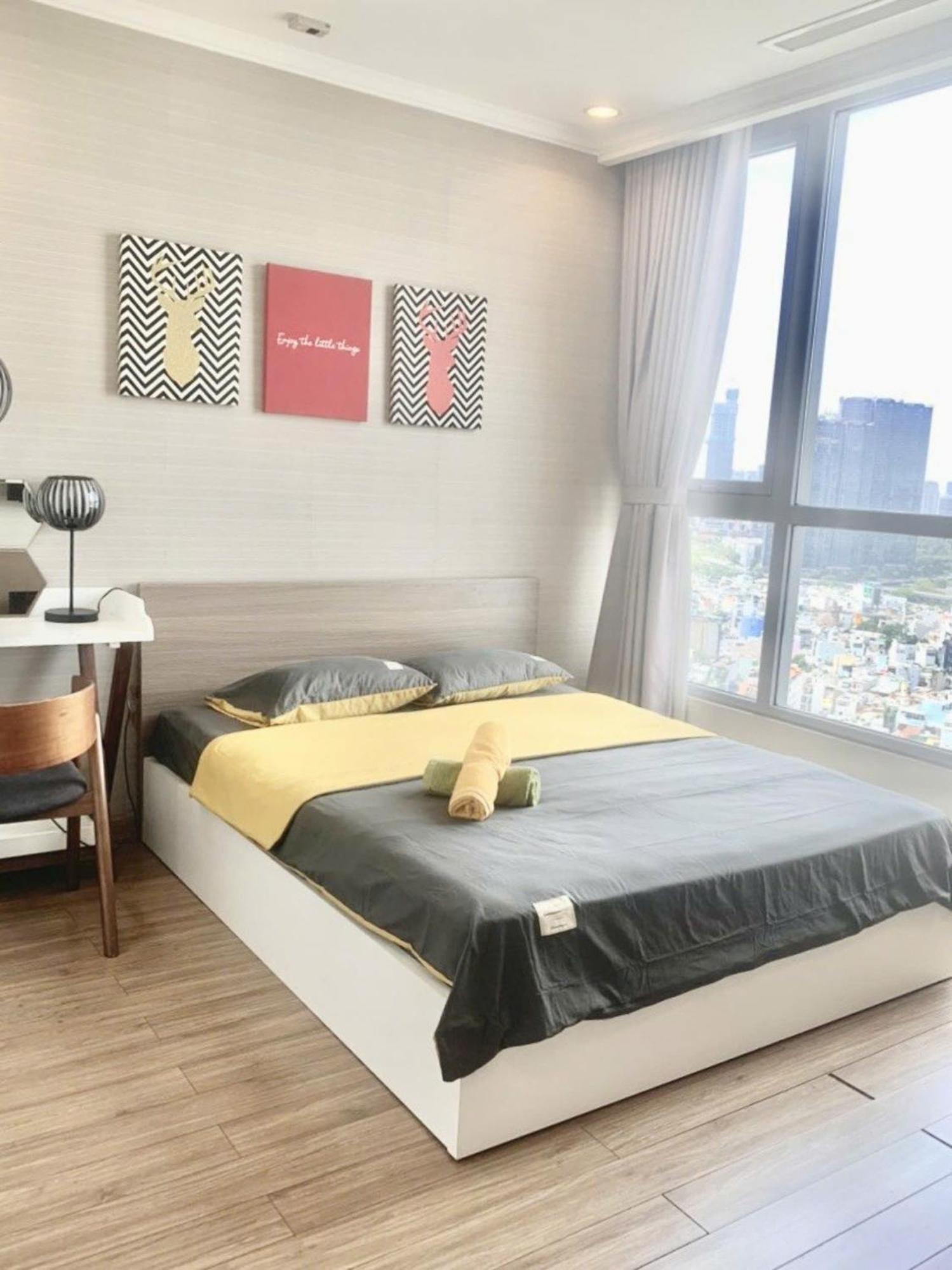 - Vinhomes Park, Landmark 81 Area & Ice Skating Rink Căn hộ